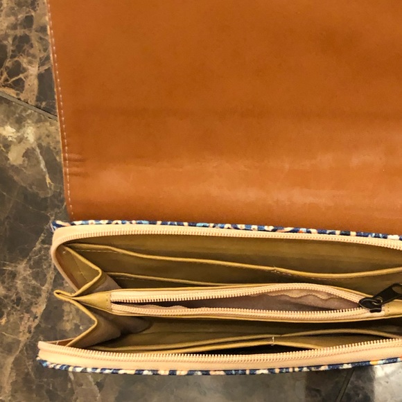 Womens Clutch Wristlet Bag - Picture 4 of 4